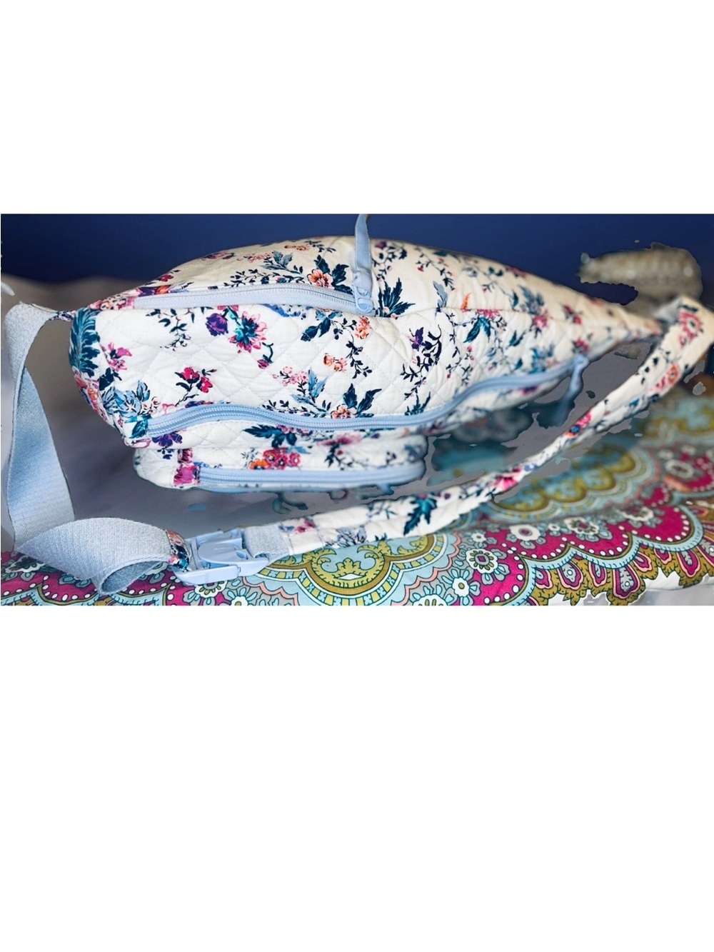 Vera Bradley Quilted Floral Sling Bag - Multi Floral, Excellent Condition - Picture 4 of 14